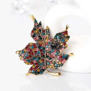 Luxury Maple Leaf Crystal Brooch – Sparkling Rhinestone Leaf Pin for Women, Autumn Winter Fashion Jewelry Gift