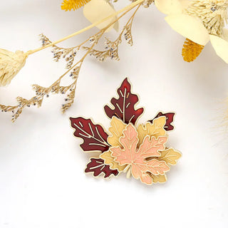 Luxury Maple Leaf Crystal Brooch – Sparkling Rhinestone Leaf Pin for Women, Autumn Winter Fashion Jewelry Gift