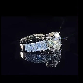 Vérité Moissanite Crown Ring