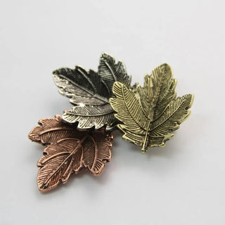 Luxury Maple Leaf Crystal Brooch – Sparkling Rhinestone Leaf Pin for Women, Autumn Winter Fashion Jewelry Gift
