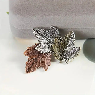 Luxury Maple Leaf Crystal Brooch – Sparkling Rhinestone Leaf Pin for Women, Autumn Winter Fashion Jewelry Gift