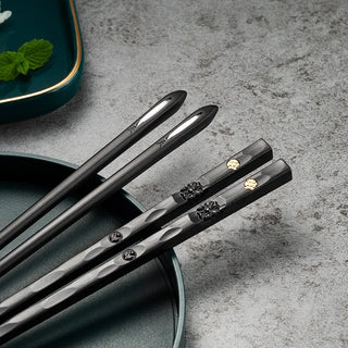 Luxury Chopsticks Gift Set – Nordic-Style Alloy and Pakkawood Non-Slip Heat-Resistant Reusable Chopsticks